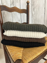 Load image into Gallery viewer, Miraflores Poncho
