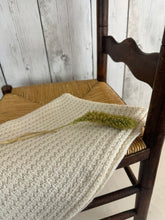Load image into Gallery viewer, Miraflores Poncho

