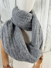 Load image into Gallery viewer, Sadali Endless Scarf
