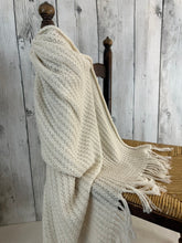 Load image into Gallery viewer, Miraflores Poncho
