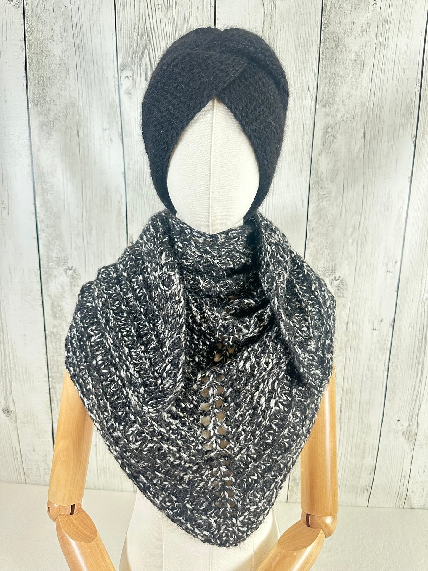 Maida The Triangle Scarf