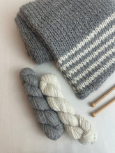 Load image into Gallery viewer, Vacri Scarf
