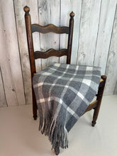 Load image into Gallery viewer, Alpaca Plaid throw
