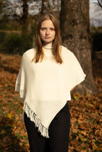 Load image into Gallery viewer, Miraflores Poncho
