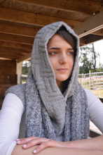 Load image into Gallery viewer, Chela Hood
